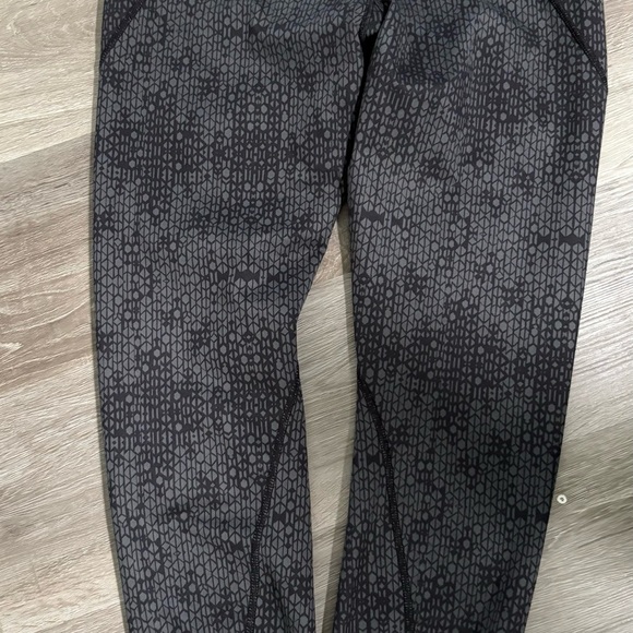 Patagonia Black Geometric Leggings - Picture 4 of 5